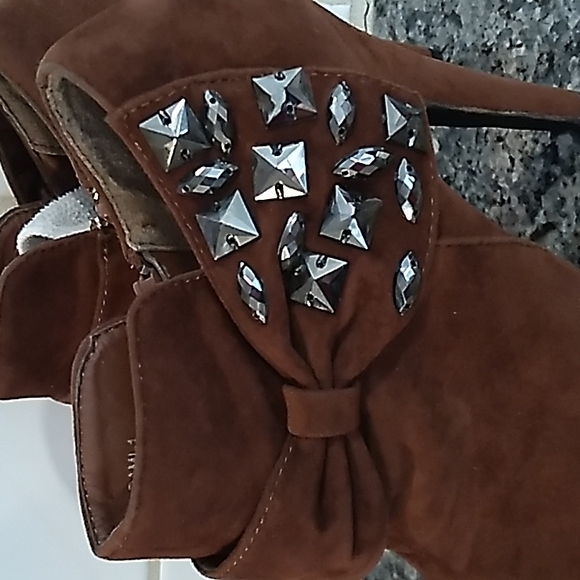 Rck Bella Brown Studded Bow Detail Heels. Size 7  So Cute!! - Picture 4 of 12